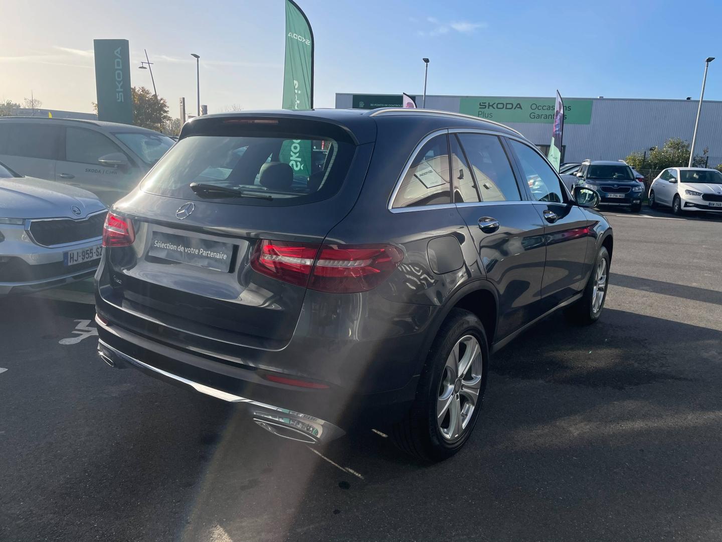 MERCEDES-BENZ GLC