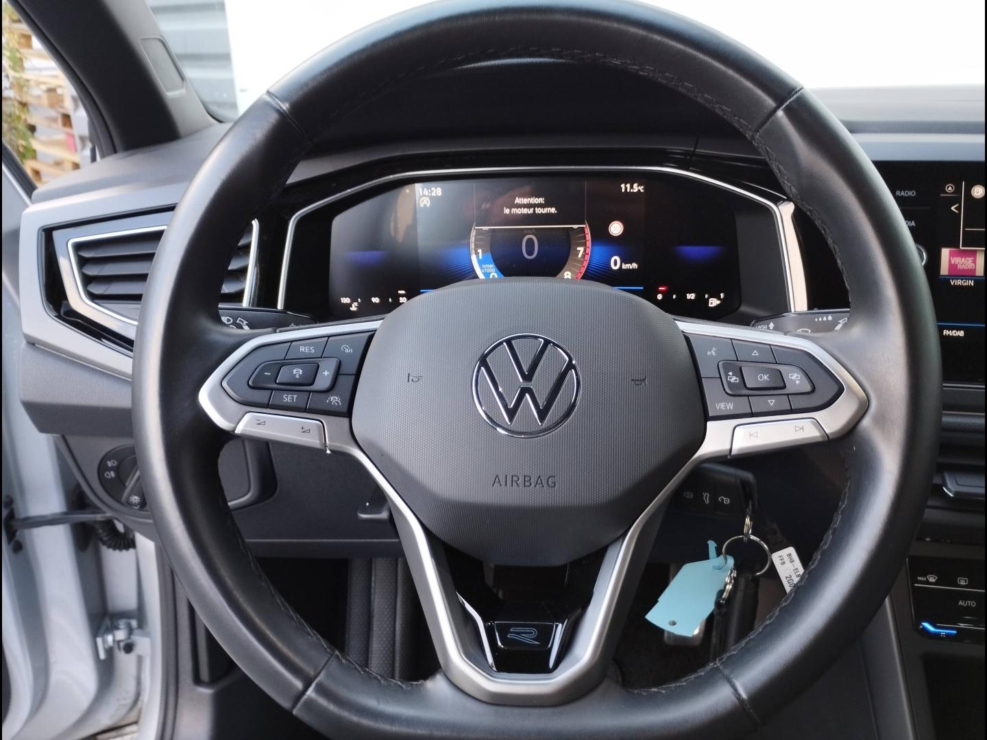 VOLKSWAGEN Polo