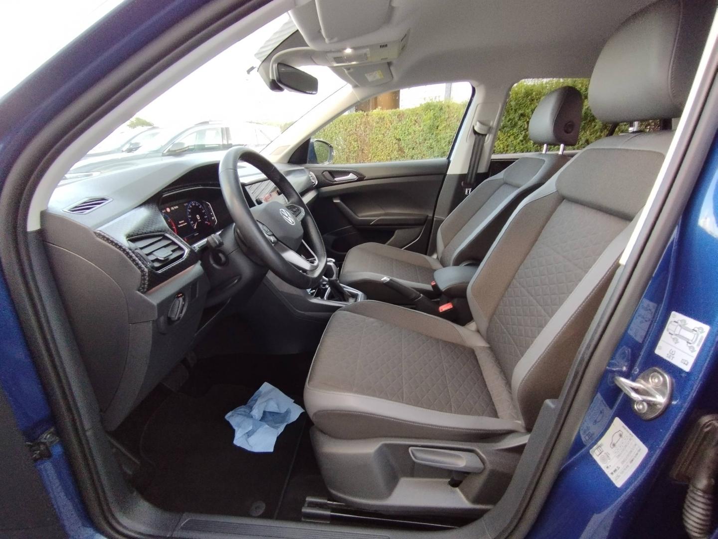 VOLKSWAGEN T-Cross