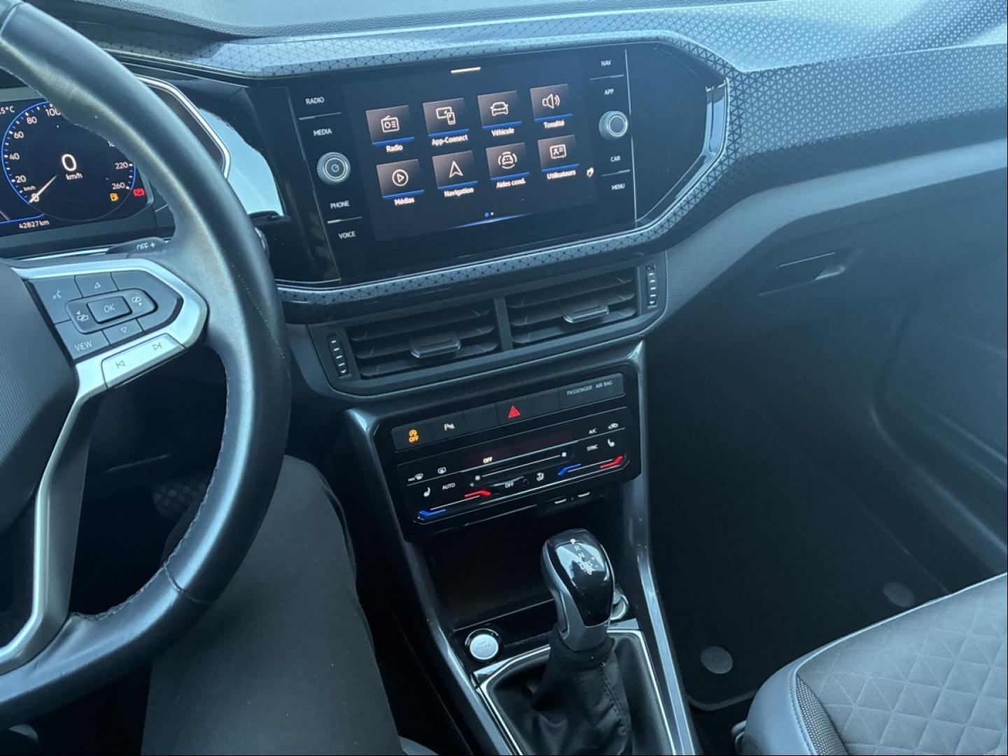 VOLKSWAGEN T-Cross