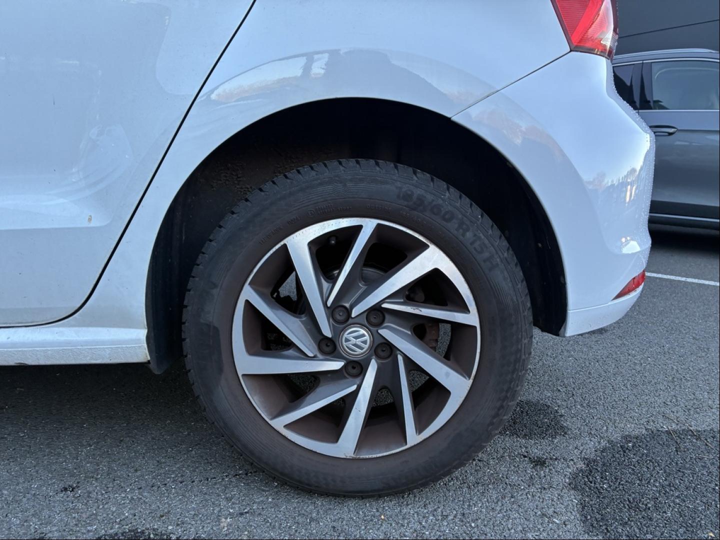 VOLKSWAGEN Polo
