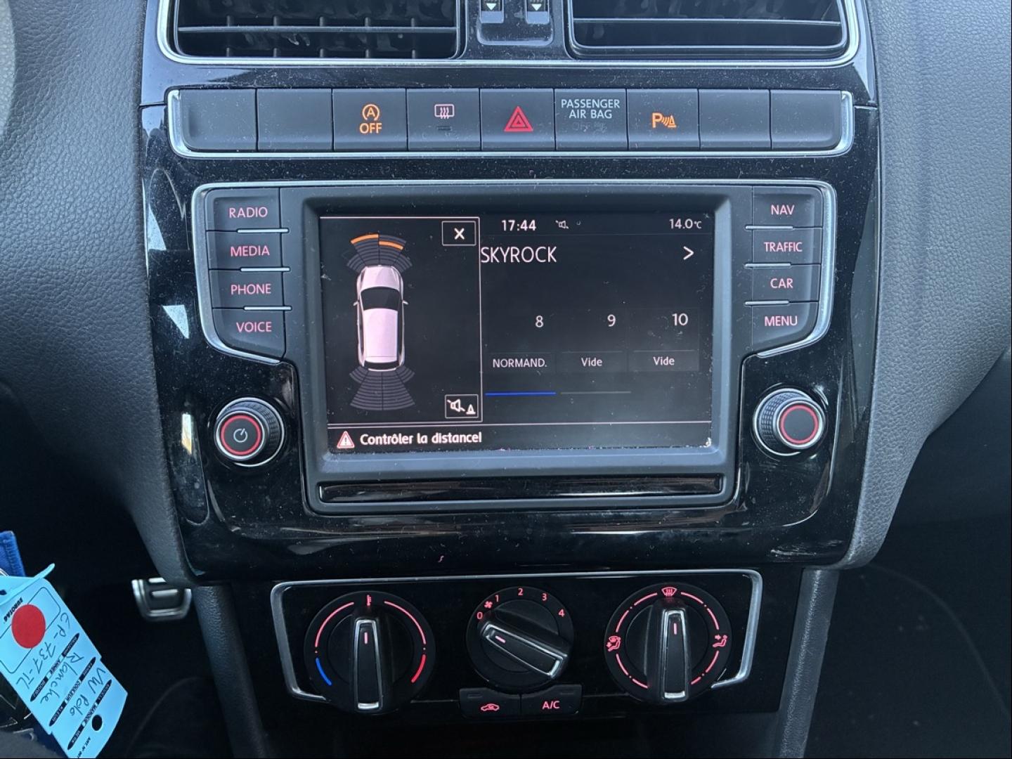 VOLKSWAGEN Polo