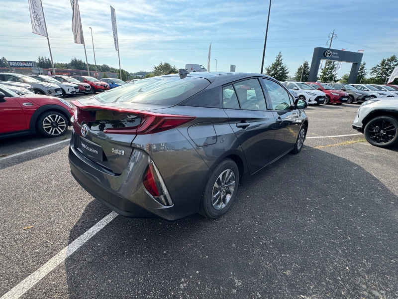 TOYOTA – Prius Rechargeable