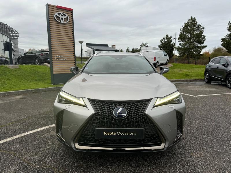 LEXUS – UX