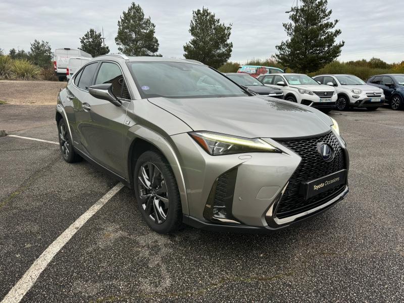 LEXUS – UX