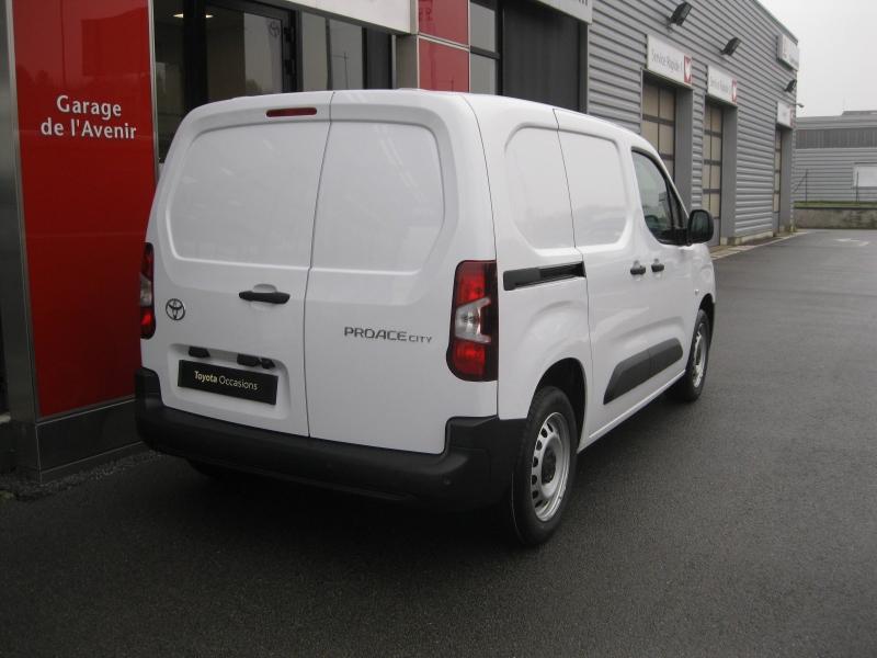 TOYOTA – PROACE CITY