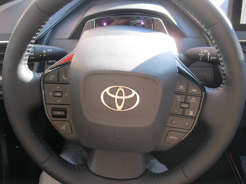 TOYOTA – Prius Rechargeable