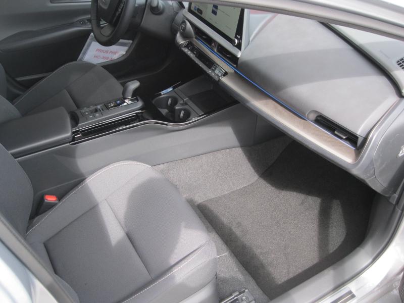 TOYOTA – Prius Rechargeable