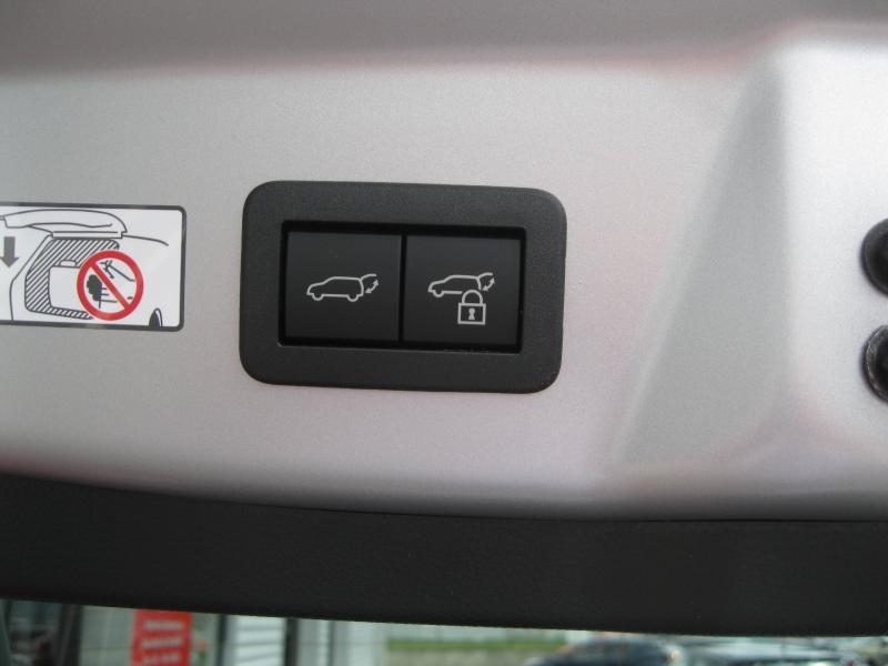TOYOTA – Prius Rechargeable