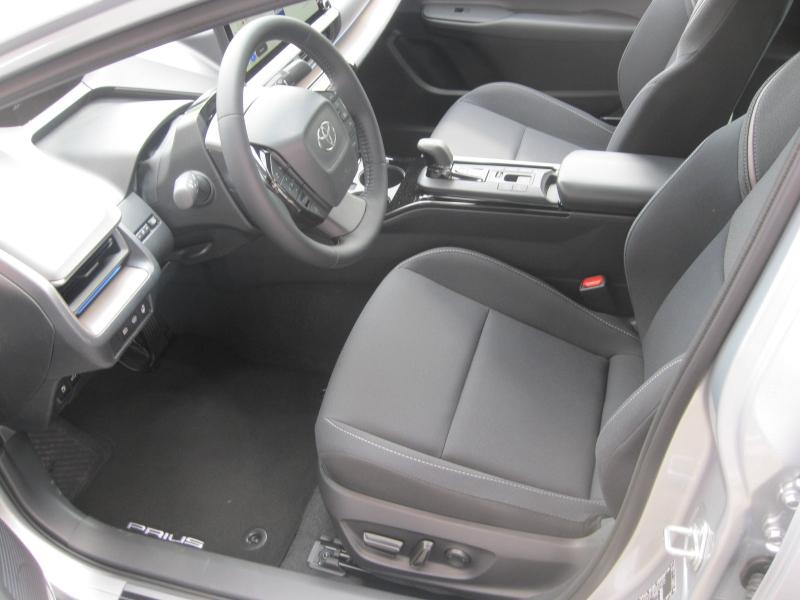 TOYOTA – Prius Rechargeable