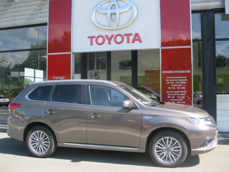 MITSUBISHI – Outlander