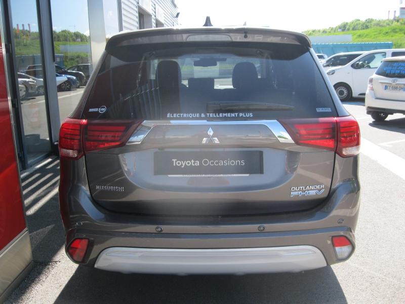 MITSUBISHI – Outlander