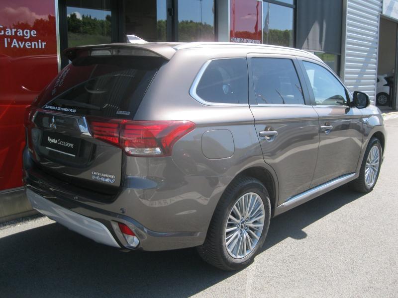 MITSUBISHI – Outlander