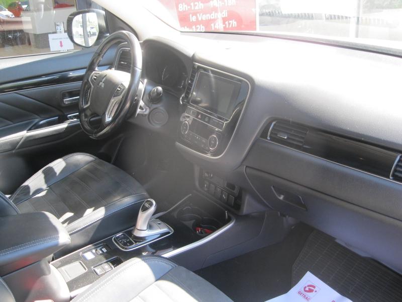 MITSUBISHI – Outlander