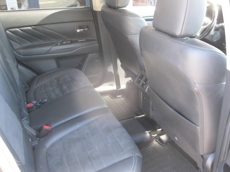 MITSUBISHI – Outlander