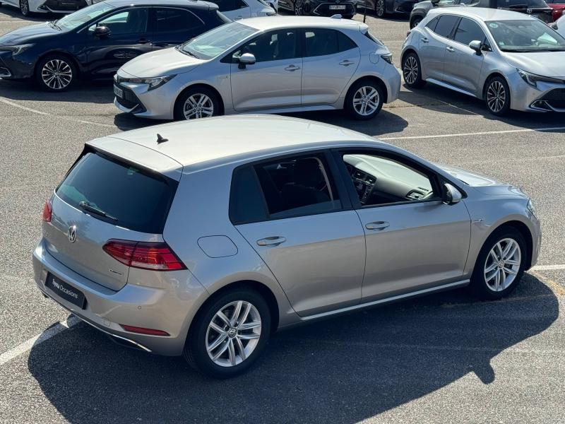 VOLKSWAGEN – Golf
