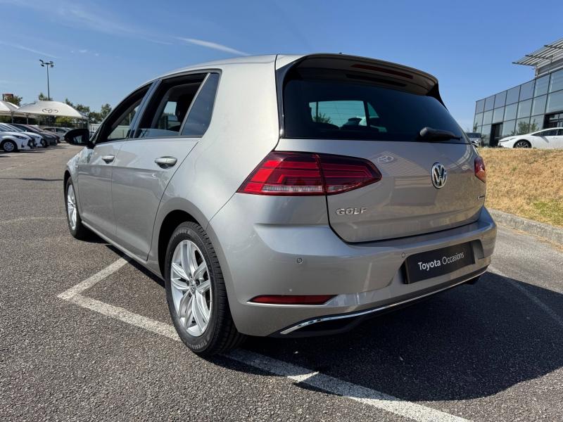 VOLKSWAGEN – Golf