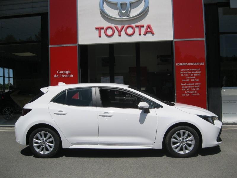 TOYOTA – Corolla