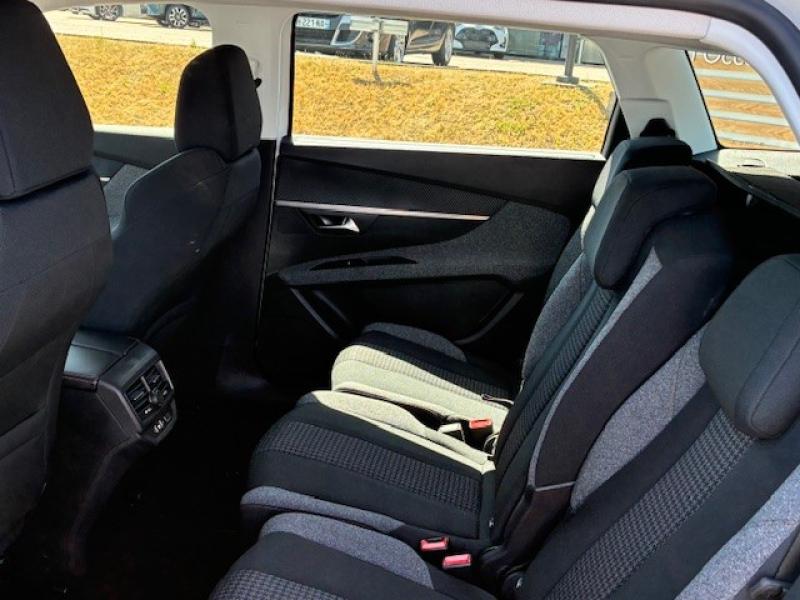 PEUGEOT – 5008