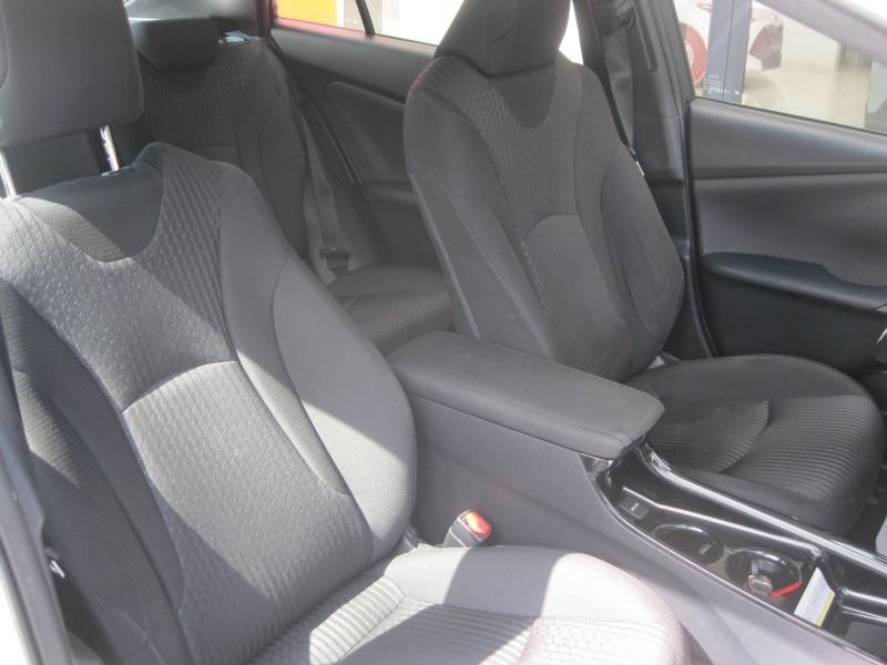 TOYOTA – Prius Rechargeable