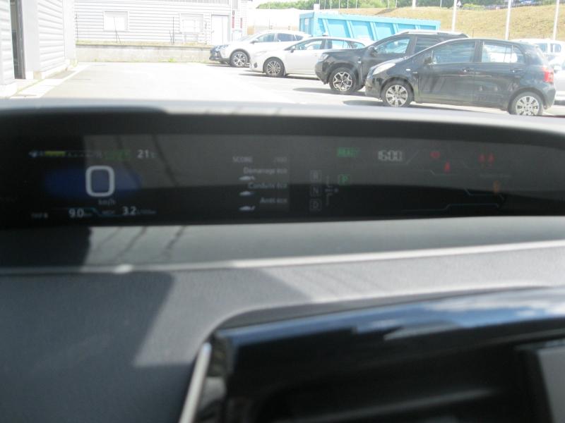 TOYOTA – Prius Rechargeable