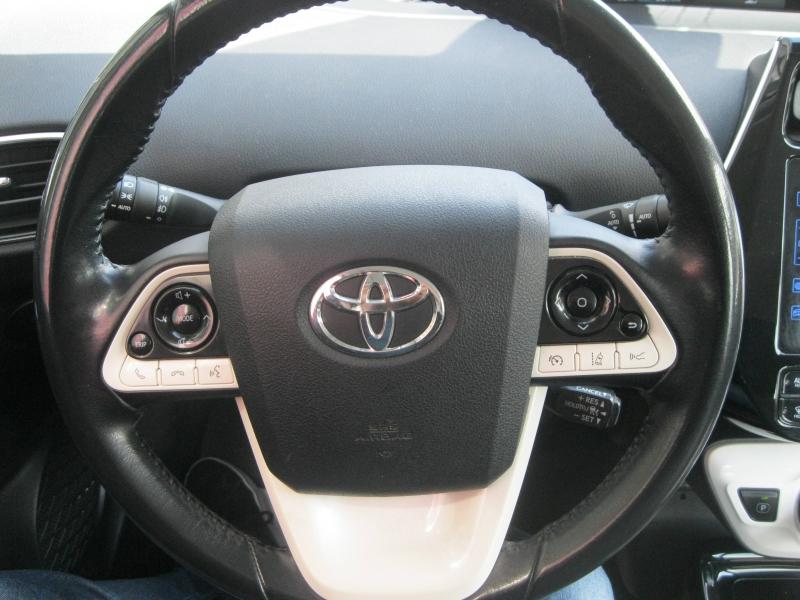 TOYOTA – Prius Rechargeable