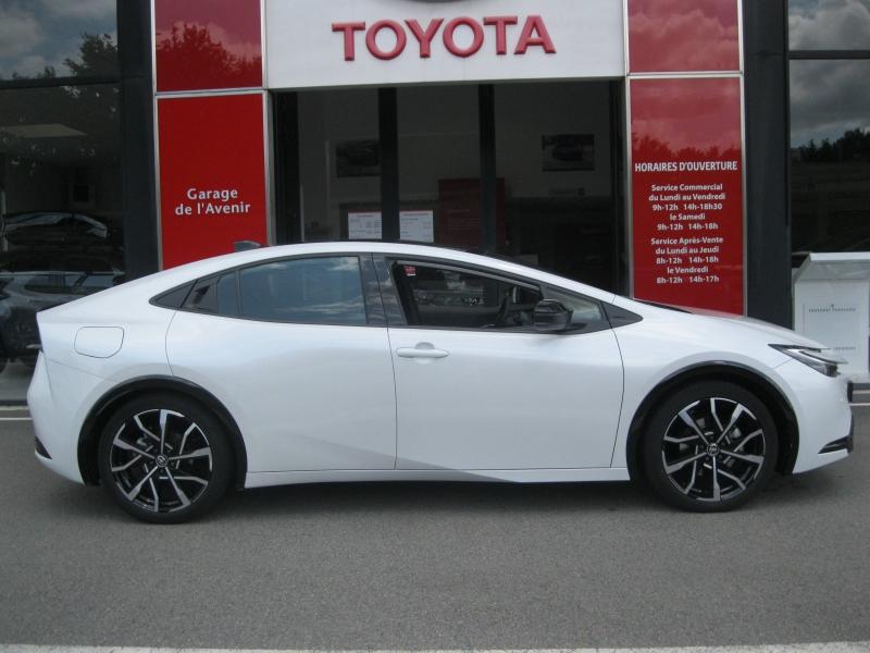 TOYOTA – Prius Rechargeable