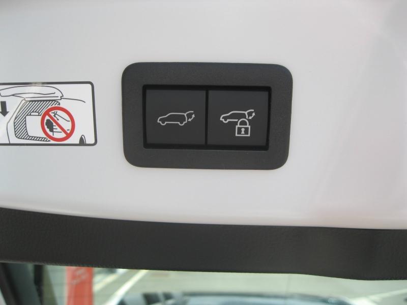 TOYOTA – Prius Rechargeable