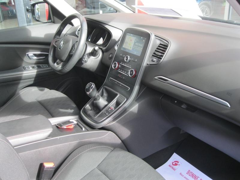 RENAULT – Scenic