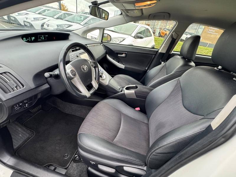 TOYOTA – Prius Rechargeable