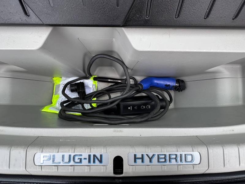 TOYOTA – Prius Rechargeable
