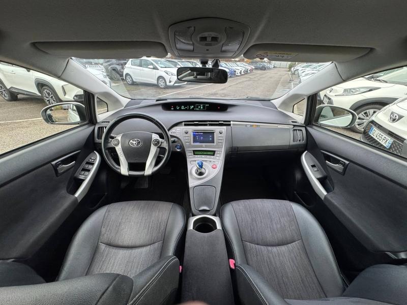 TOYOTA – Prius Rechargeable