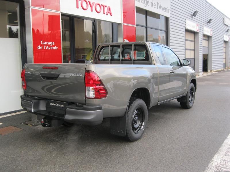 TOYOTA – Hilux