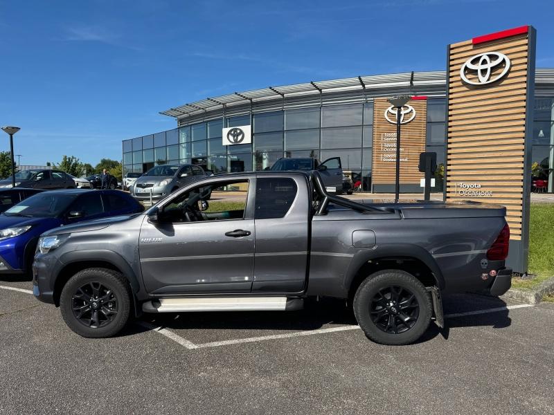 TOYOTA – Hilux