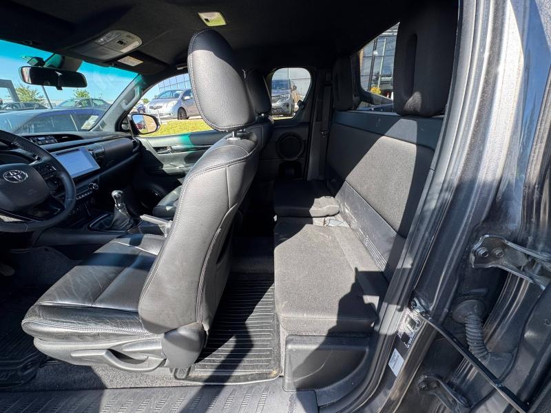 TOYOTA – Hilux