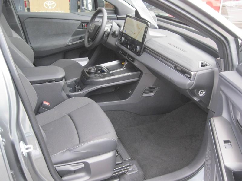TOYOTA – C-HR+