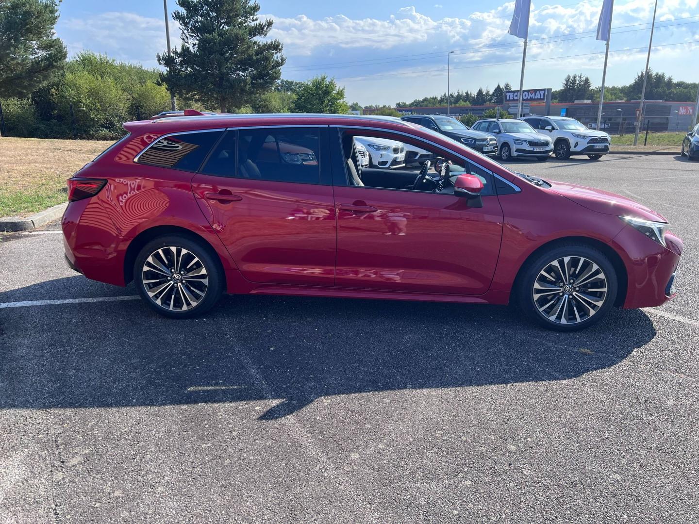 TOYOTA – Corolla Touring Spt