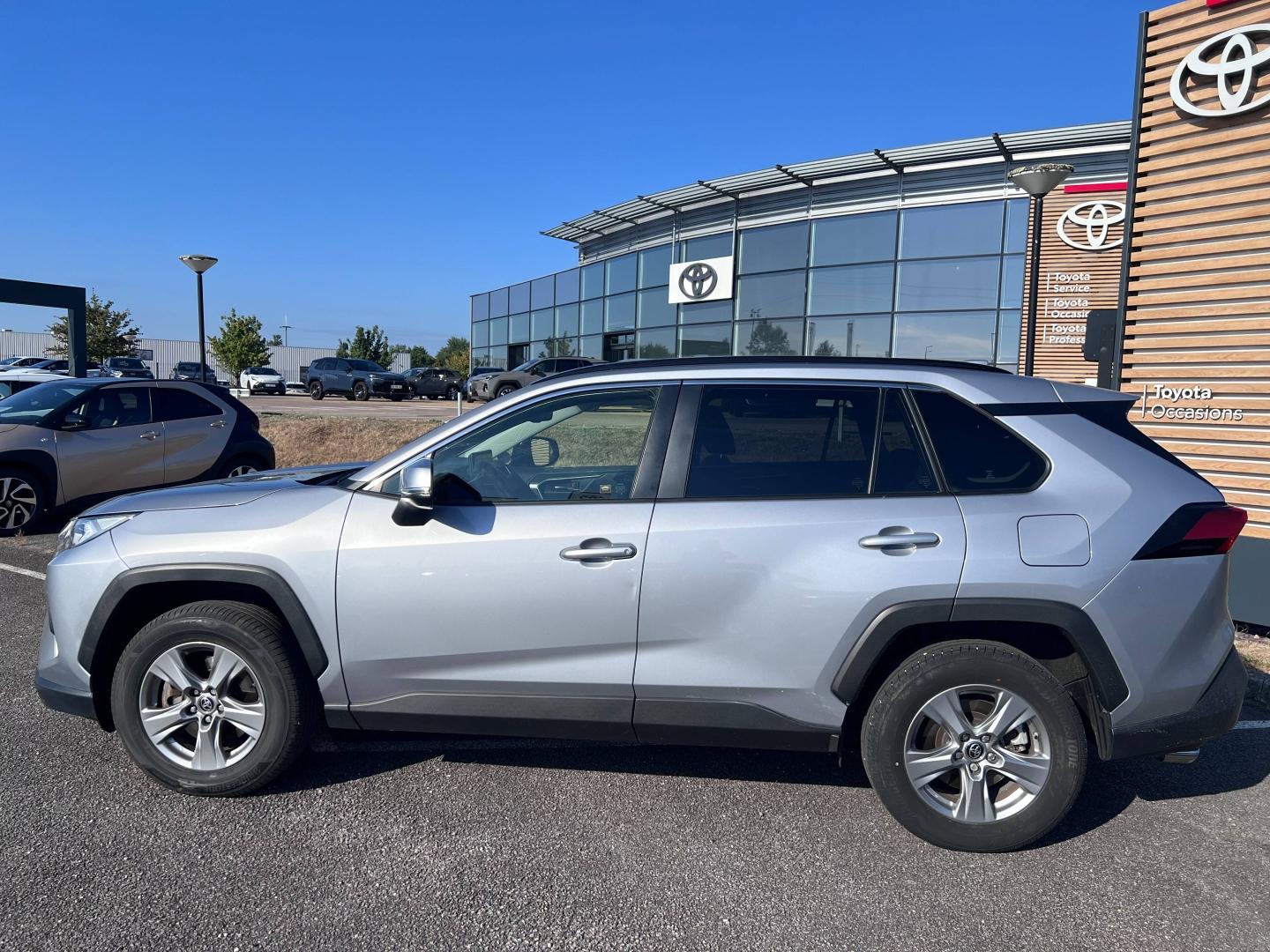 TOYOTA – RAV4