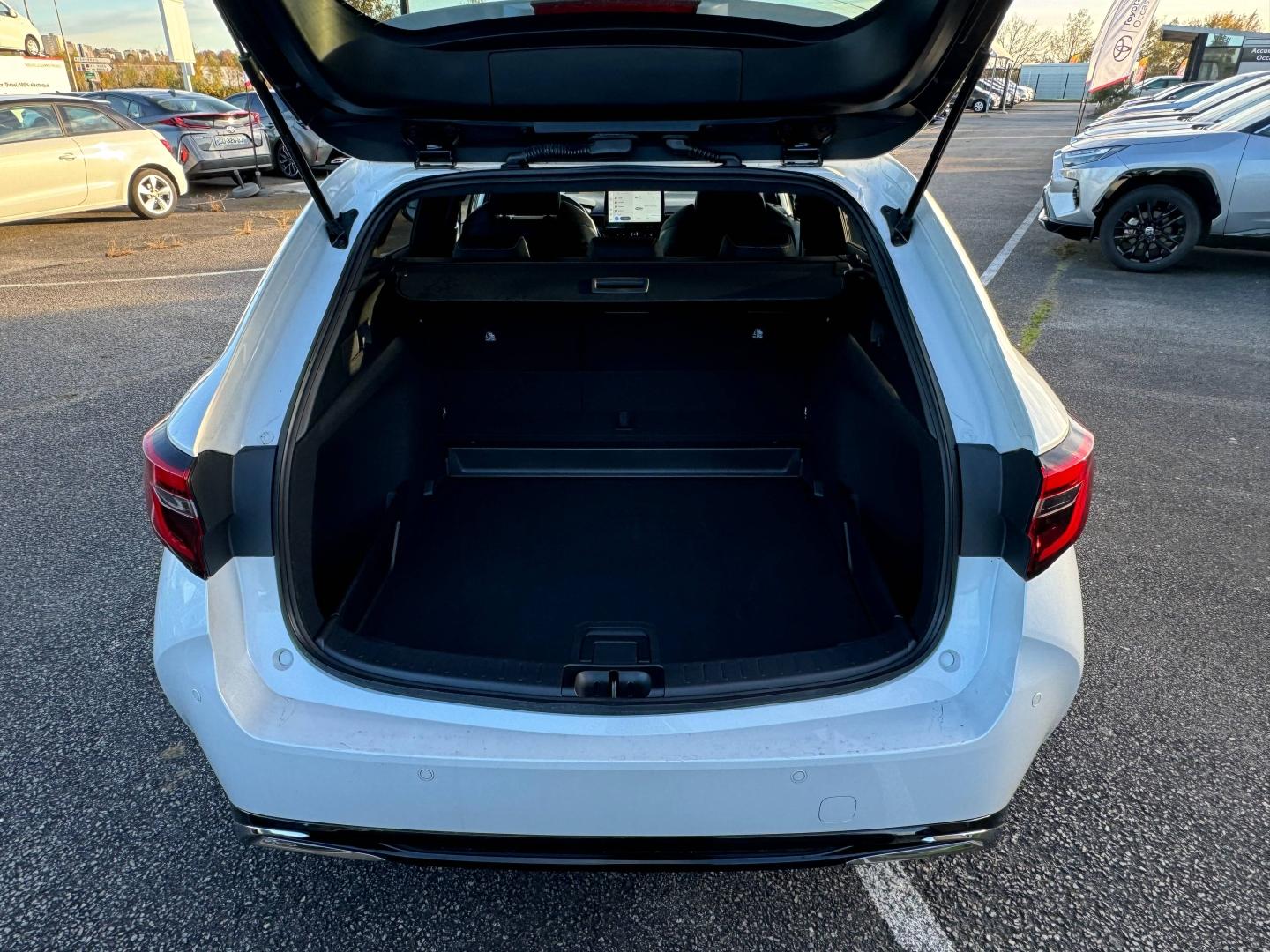 TOYOTA – Corolla Touring Spt