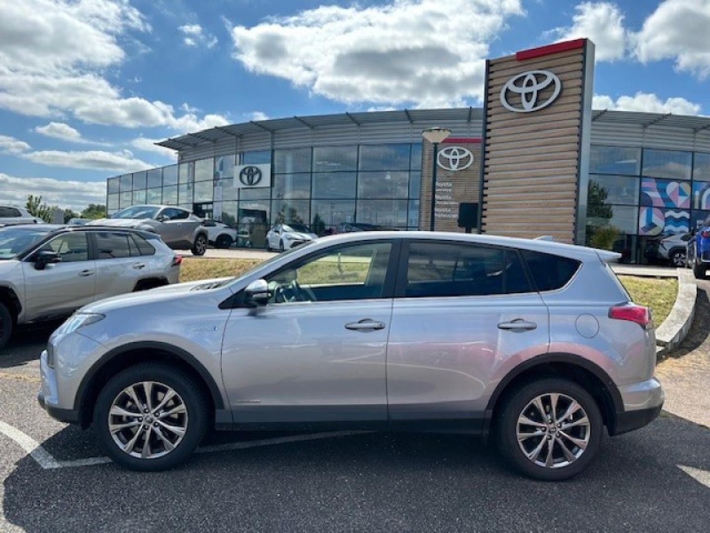 TOYOTA – RAV4