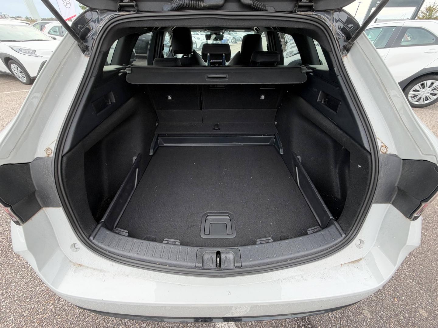 TOYOTA – Corolla Touring Spt