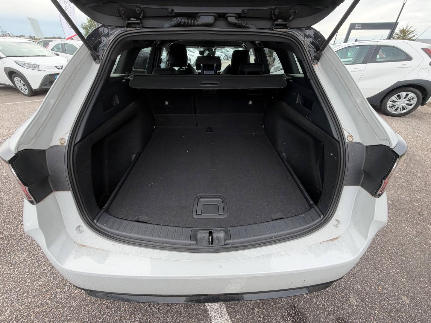 TOYOTA – Corolla Touring Spt