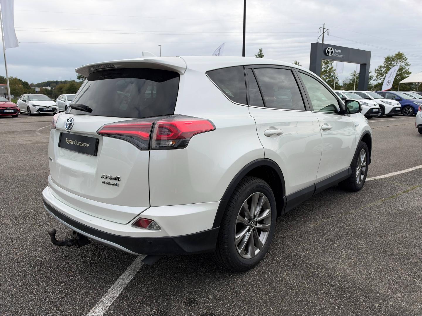 TOYOTA – RAV4