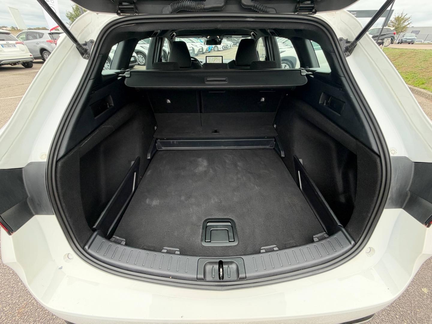 TOYOTA – Corolla Touring Spt