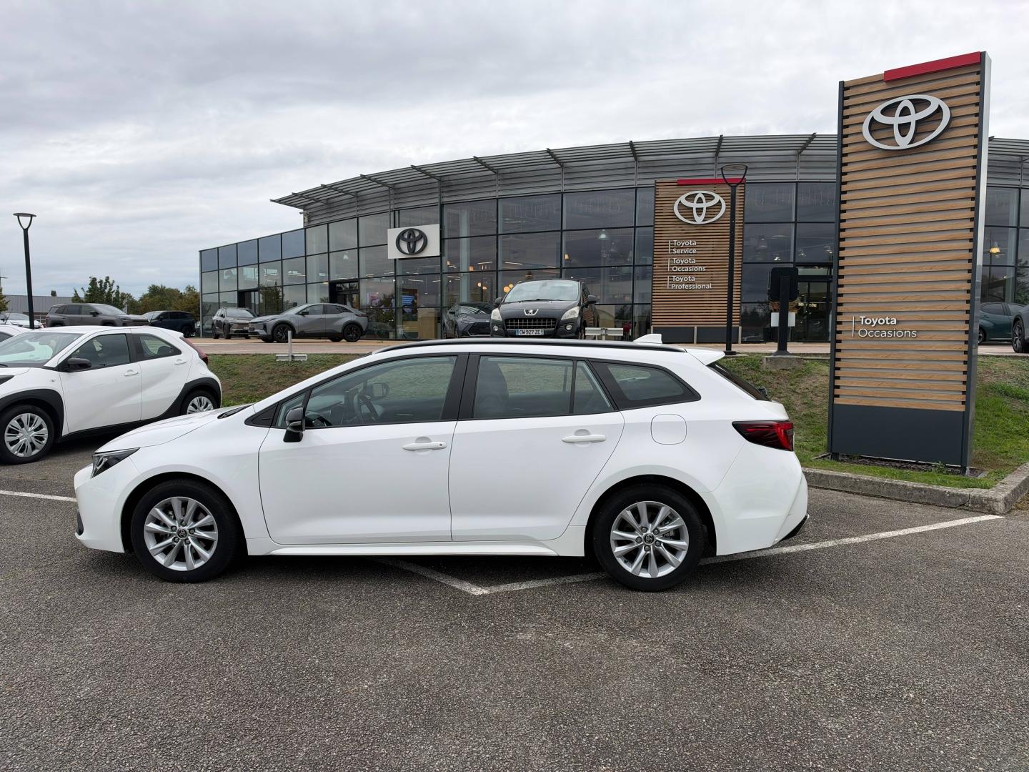 TOYOTA – Corolla Touring Spt